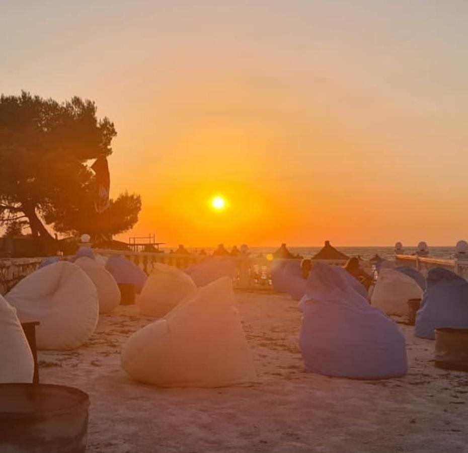 Soare Hotel Ksamil Bagian luar foto