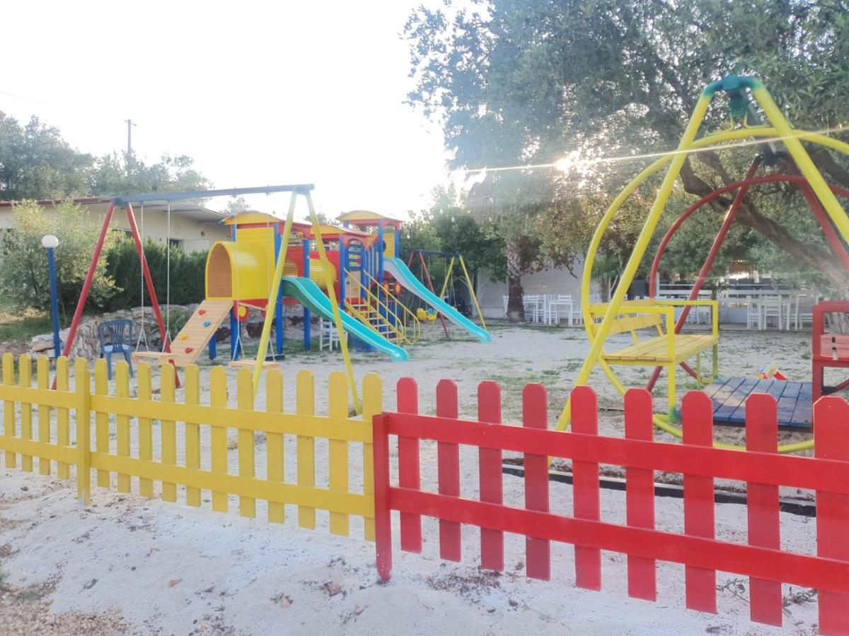 Soare Hotel Ksamil Bagian luar foto