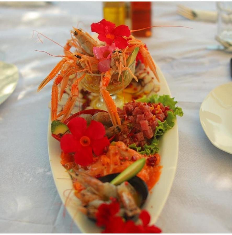 Soare Hotel Ksamil Bagian luar foto