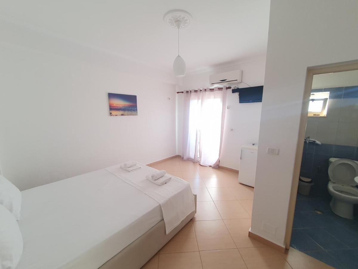 Soare Hotel Ksamil Bagian luar foto