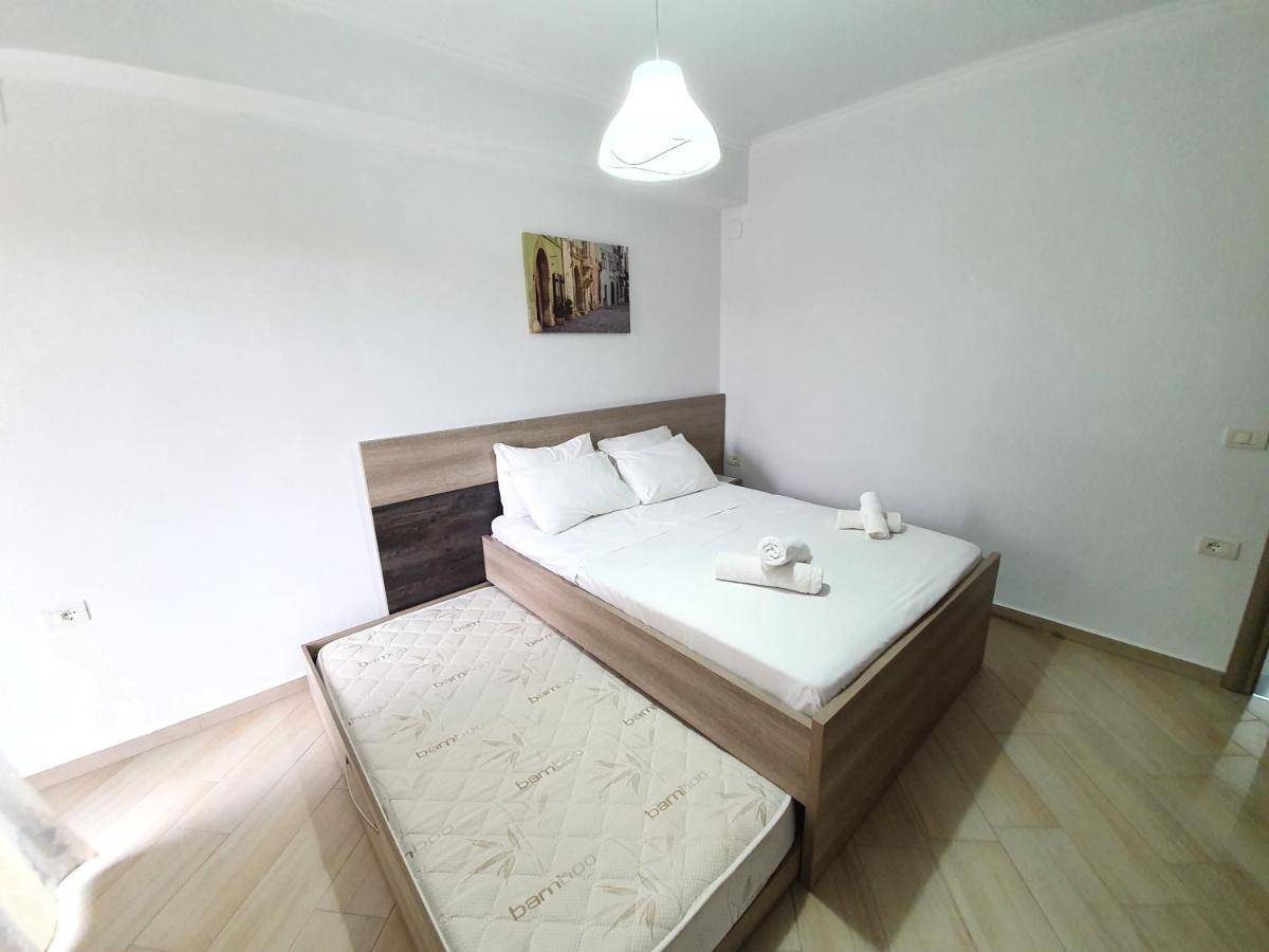 Soare Hotel Ksamil Bagian luar foto