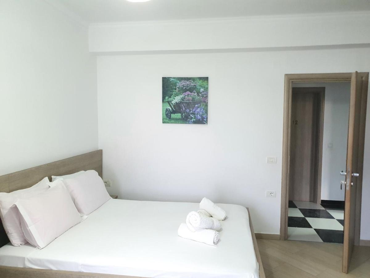 Soare Hotel Ksamil Bagian luar foto