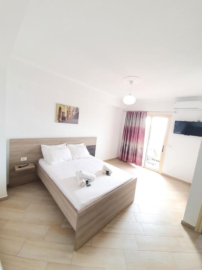 Soare Hotel Ksamil Bagian luar foto