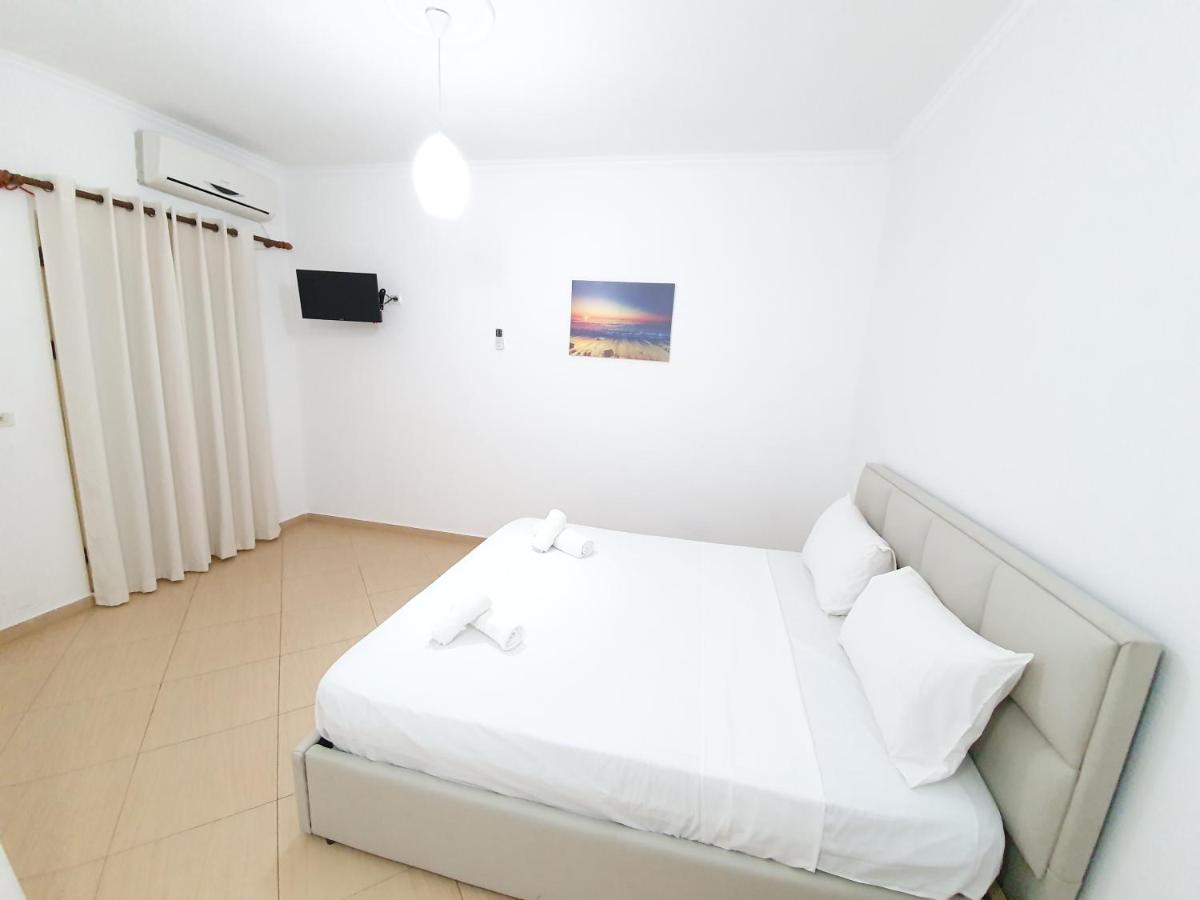 Soare Hotel Ksamil Bagian luar foto